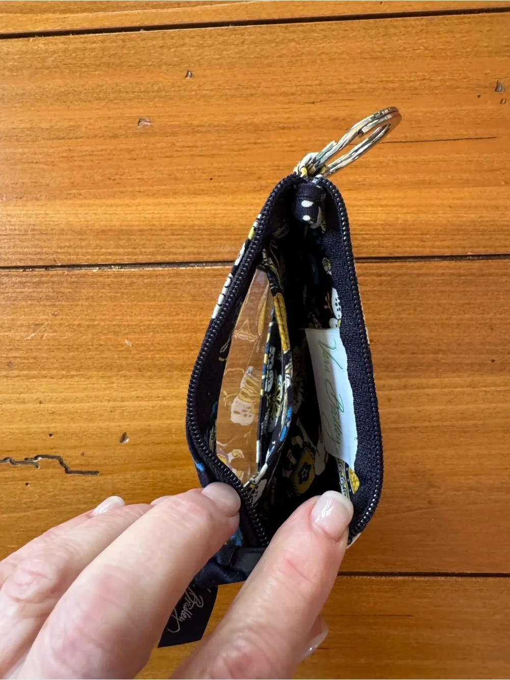 LIKE NEW Vera Bradley Zip ID Case in Navy